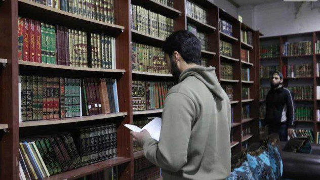 Librería-bajo-tierra-en-Siria Ignacio Mardones